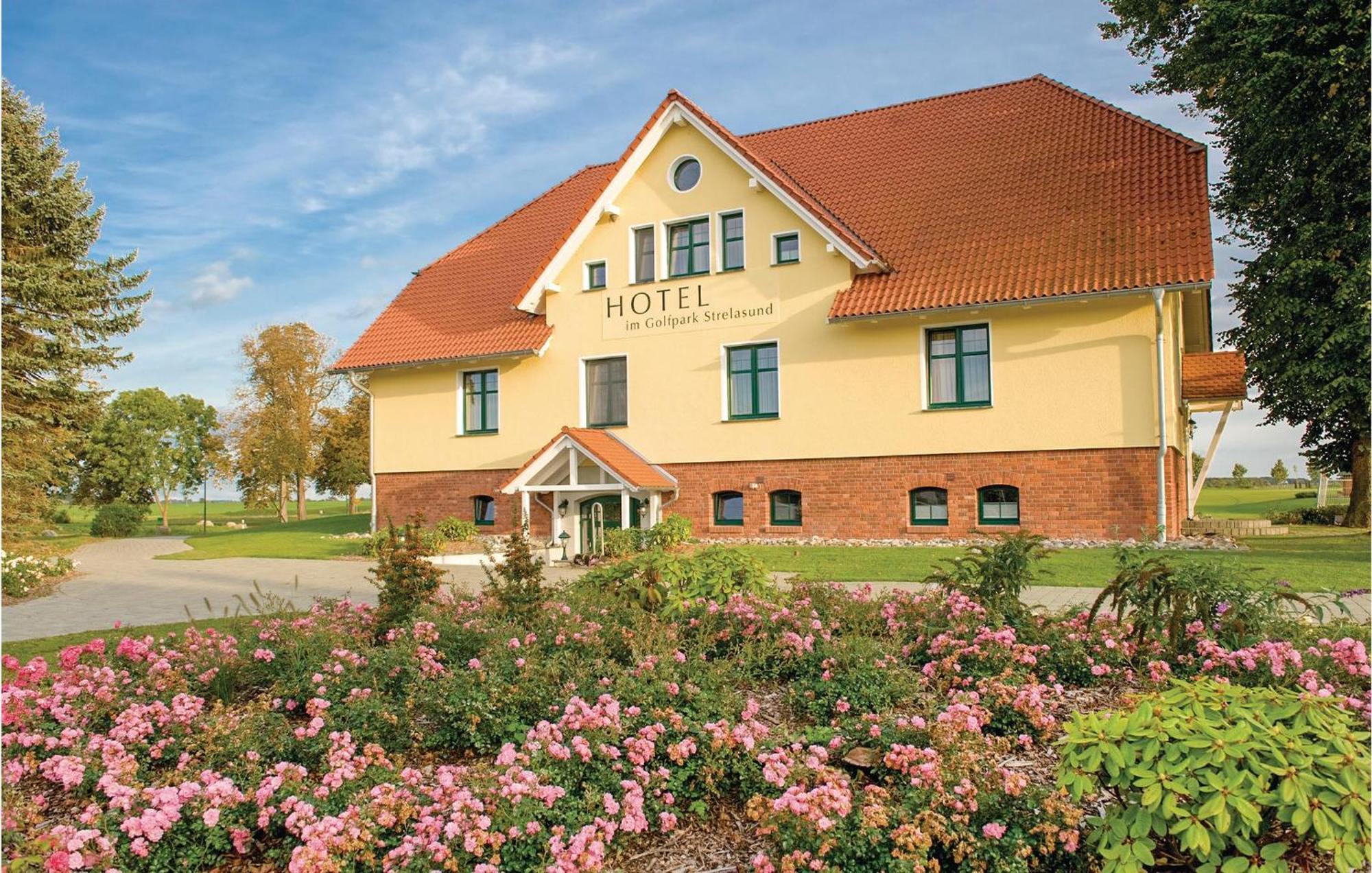 Golfpark Strelasund Kaschow Exterior photo